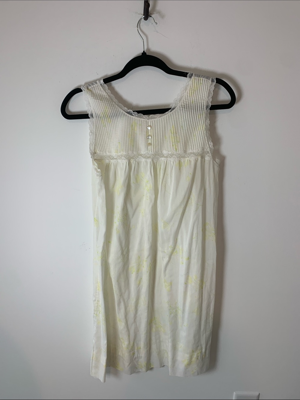 Vintage Barbizon Sleeveless Cream & yellow cotton gown 60s M